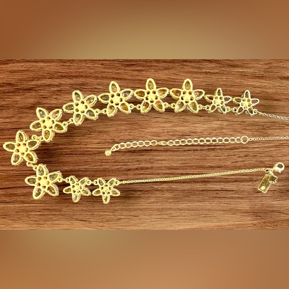 NEW Kate Spade Floral Rhinestone Gold Tone Necklace (15-18”) - Picture 7 of 7